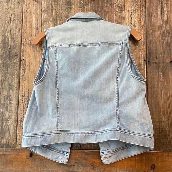 Melrose and Market Sz 8 Blue Denim Farmcore Western Denim Sleeveless Vest - Picture 6 of 7